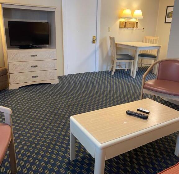 Апартаменты 2 Спальни, The Admiral Hotel/motel