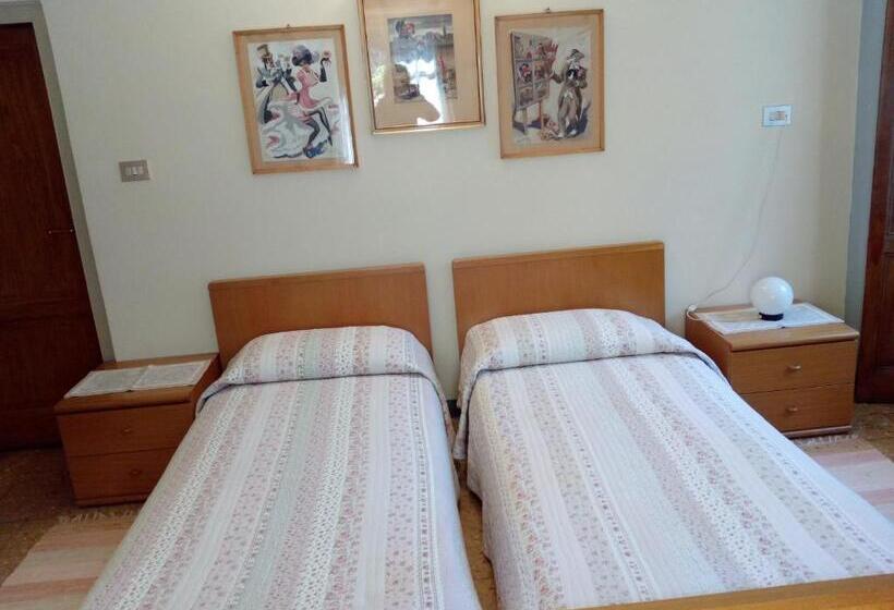 חדר סטנדרט חדר אמבטיה משותף, Albergo Milano 1920