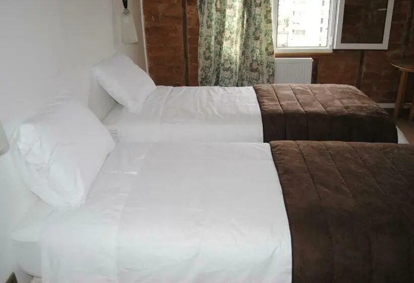 اتاق لوکس سه تخته, Chocolate Manor House Hotel Boutique