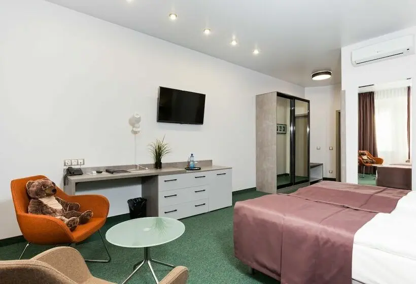 コンフォートルーム, Boutique Hotel Paradox