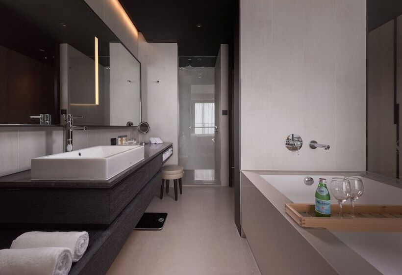 اتاق استاندارد با تخت دوبل, Crowne Plaza Tainan, An Ihg