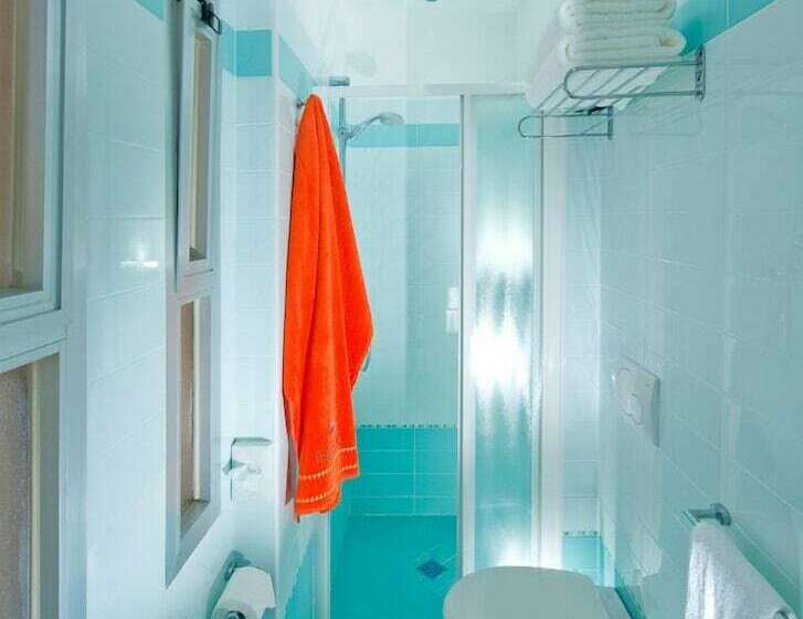 اتاق استاندارد, Felix