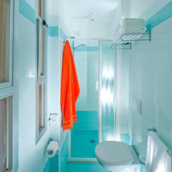 اتاق استاندارد, Felix