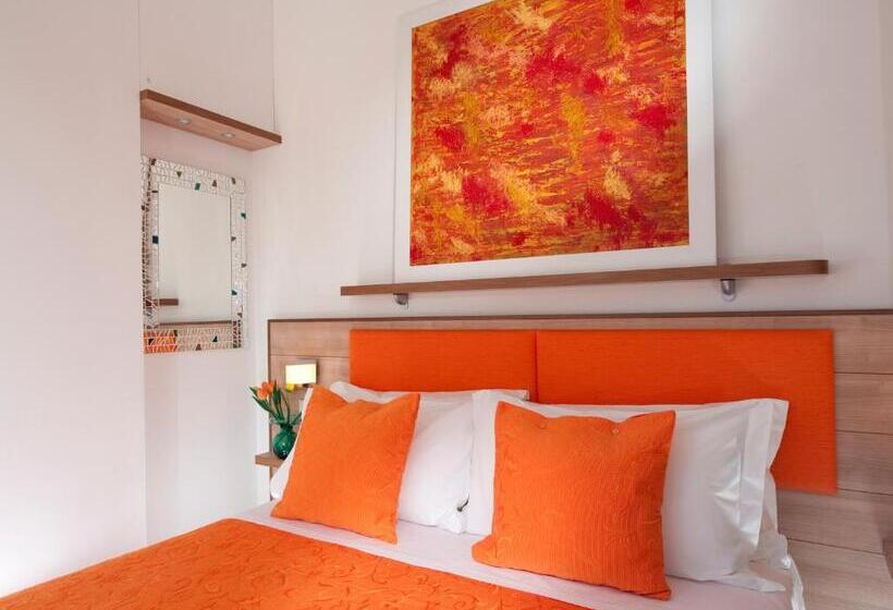 اتاق اکونومی, Felix