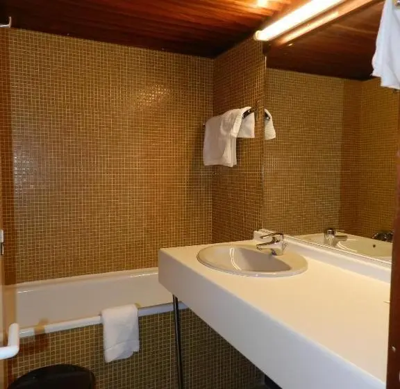 Chambre Triple Standard, Gergovia