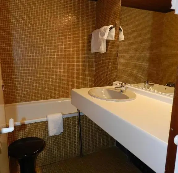 Chambre Standard Individuelle, Gergovia