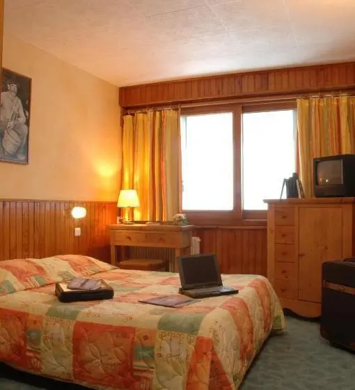 Chambre Standard Individuelle, Gergovia