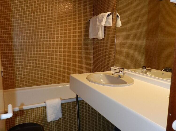 Четырехместный Номер Стандарт, Gergovia