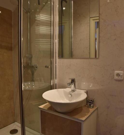 컴포트 룸, Herberg De La Frontière