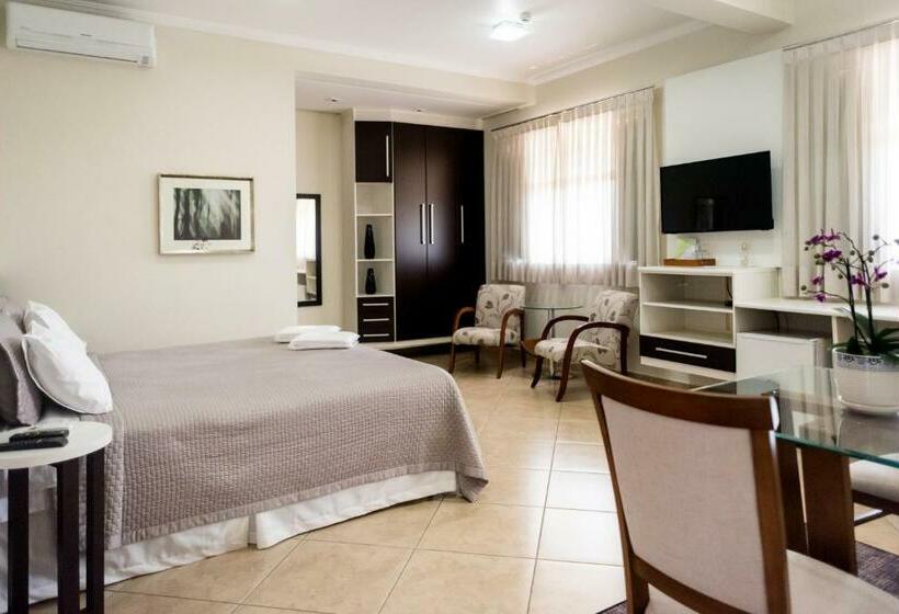Люкс Deluxe Кровать Кинг, Holambra Garden