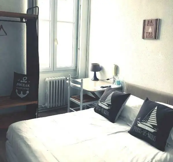 エコノミールーム, Hôtel 2 étoiles Et Restaurant Le Galet Bleu