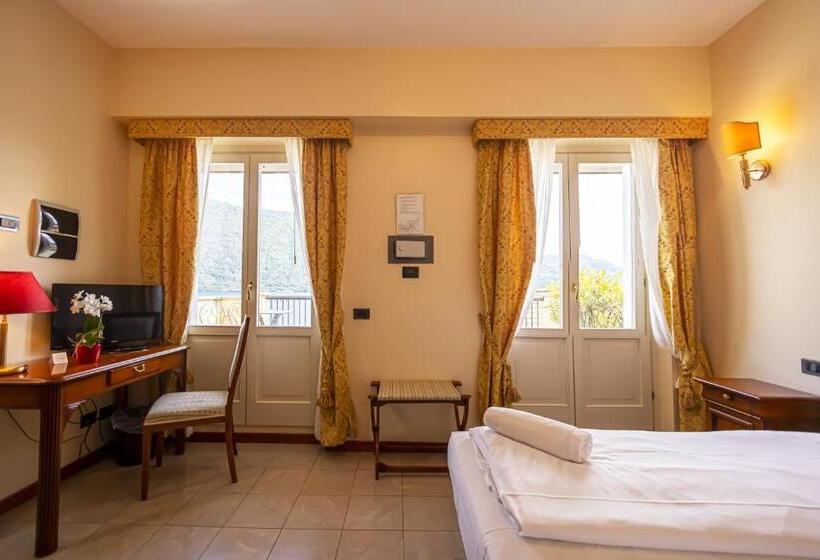 디럭스 룸 호수 전망, Il Portico By Lvg Hotel Collection