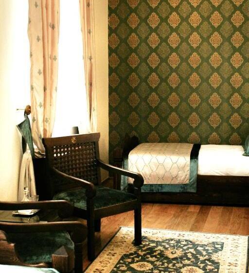 اتاق عادی, İsa Begov Hamam