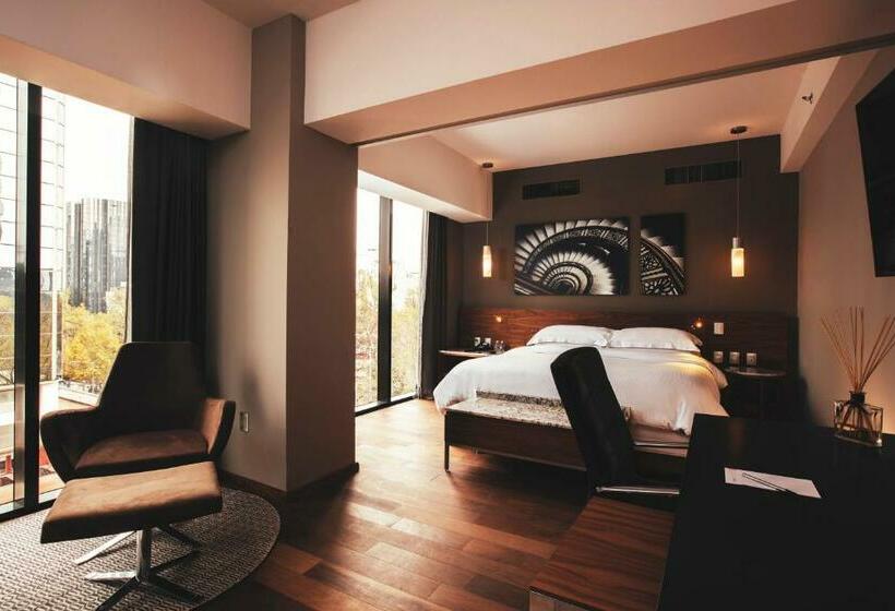 سوییت اجرایی, Krystal Grand Suites Insurgentes