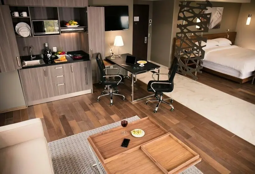 ジュニアスイート, Krystal Grand® Suites Insurgentes