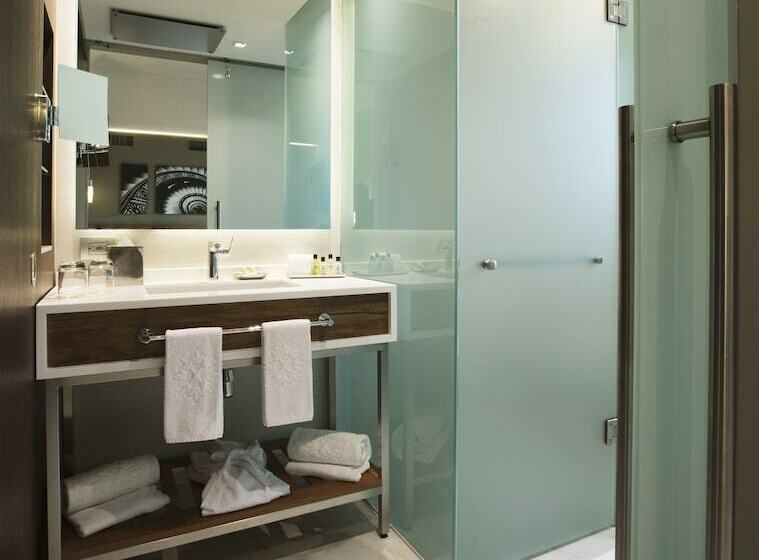 سوییت جونیور, Krystal Grand Suites Insurgentes