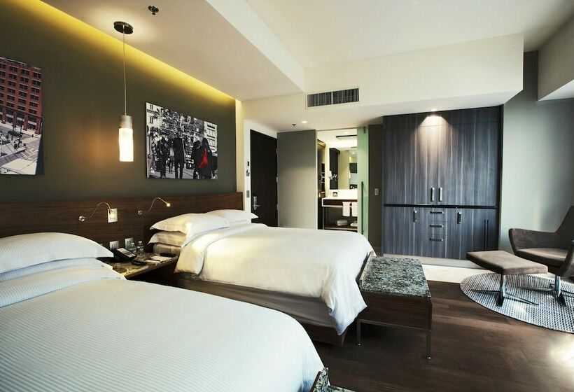 سوییت جونیور, Krystal Grand Suites Insurgentes