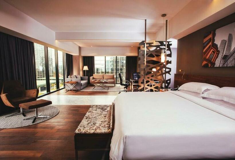 سوییت سوپریور, Krystal Grand Suites Insurgentes