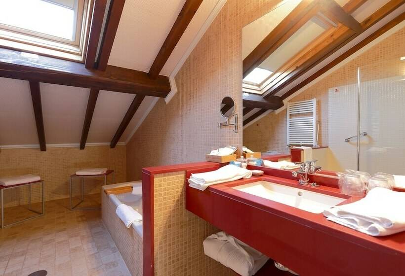 Номер Стандарт, La Ermita De Deva