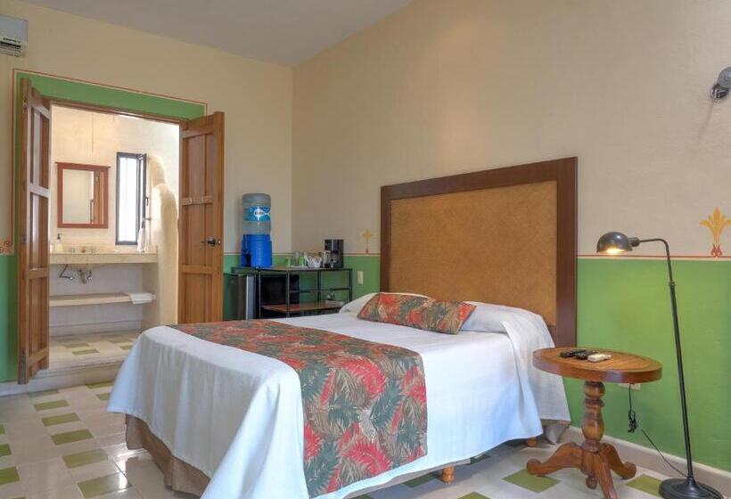 غرفة قياسية مطلّة علي حمام السباحة, Luz En Yucatan