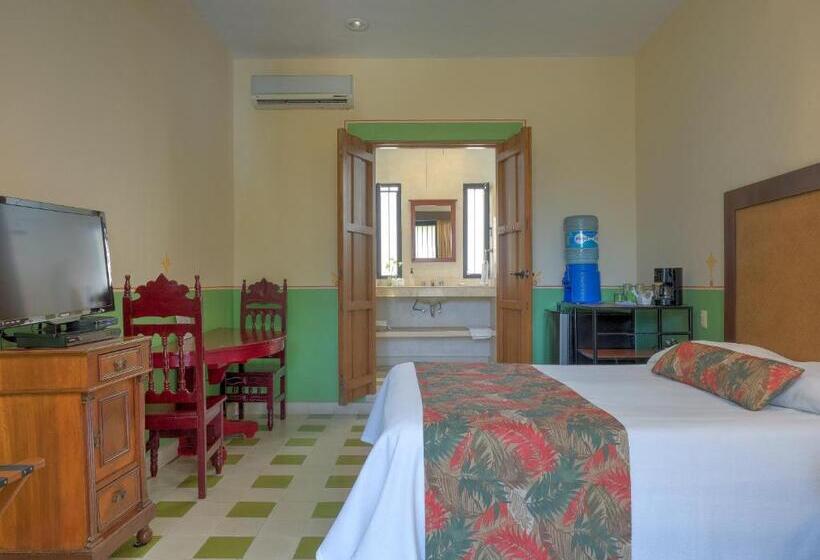 غرفة قياسية مطلّة علي حمام السباحة, Luz En Yucatan