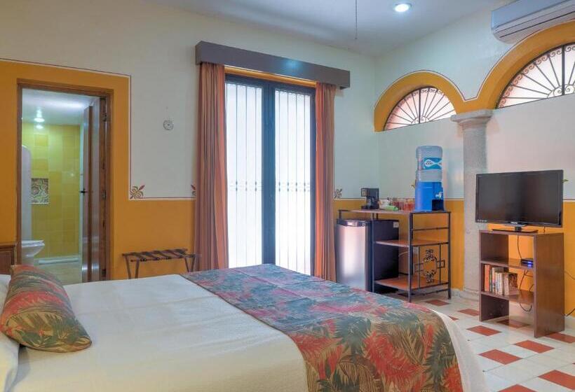 غرفة قياسية مطلّة علي حمام السباحة, Luz En Yucatan