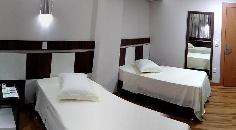 غرفة قياسية مطلّة علي البحيرة, Maestro Villa Do Lago Toledo