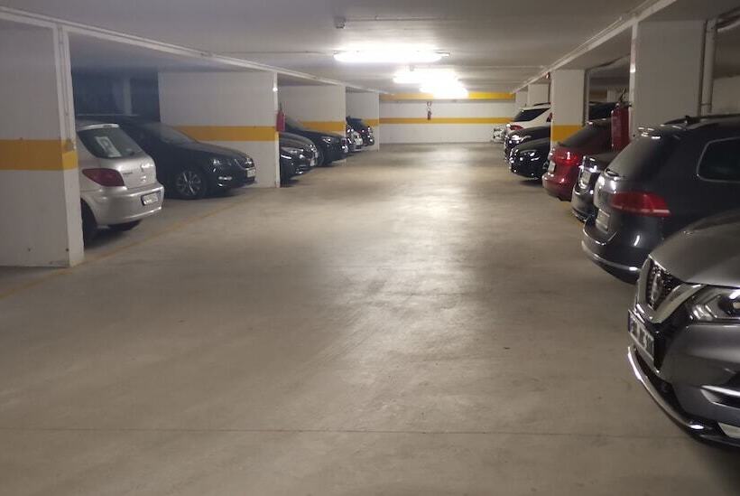 标准间带湖景, Mercedes