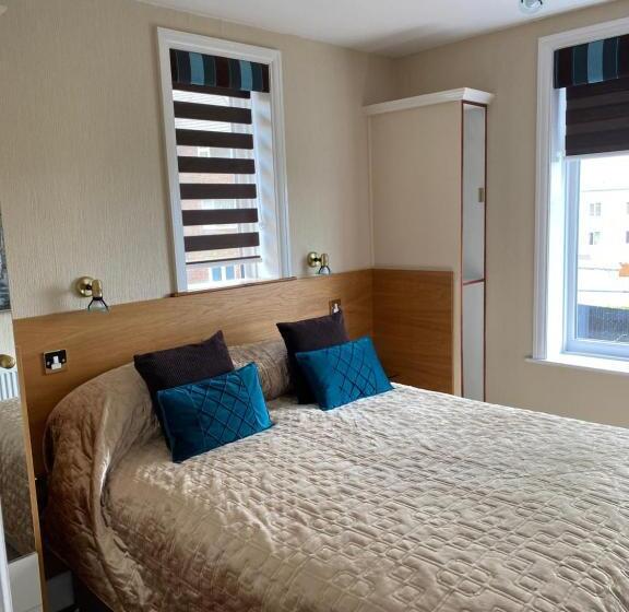 غرفة قياسية, Park Manor