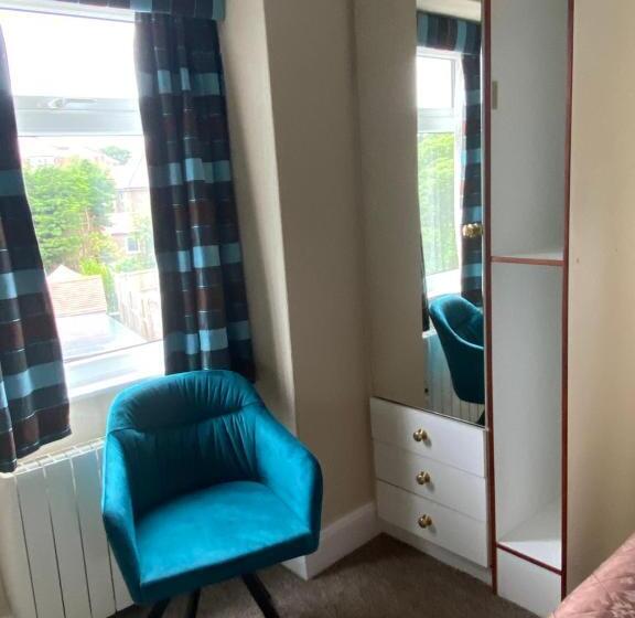 غرفة قياسية, Park Manor