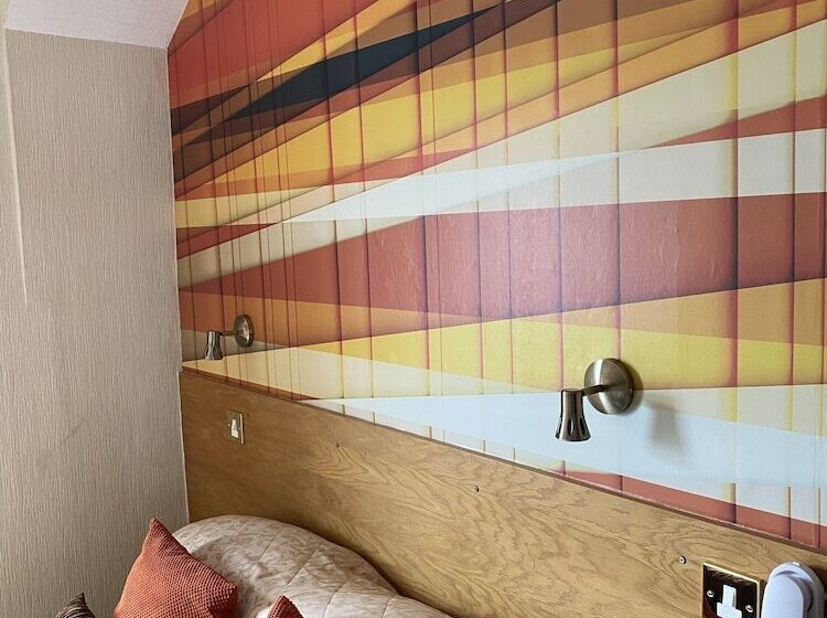 غرفة قياسية, Park Manor