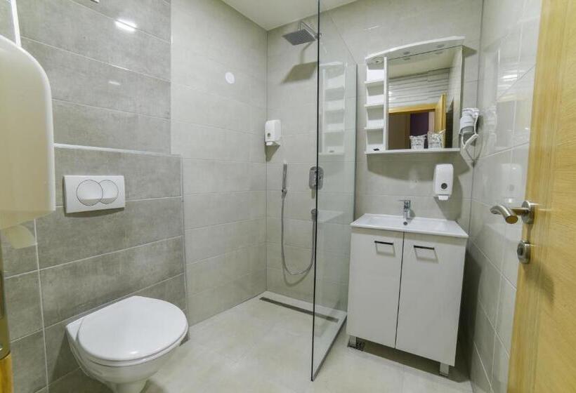 اتاق لوکس, Patria Villa