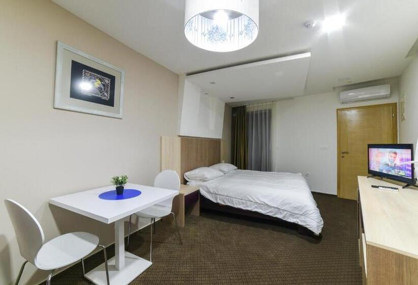 اتاق لوکس با چشمانداز باغ, Patria Villa