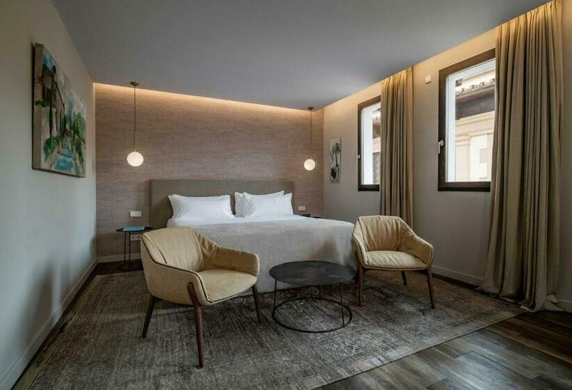 سوییت جونیور, Sant Jaume Design