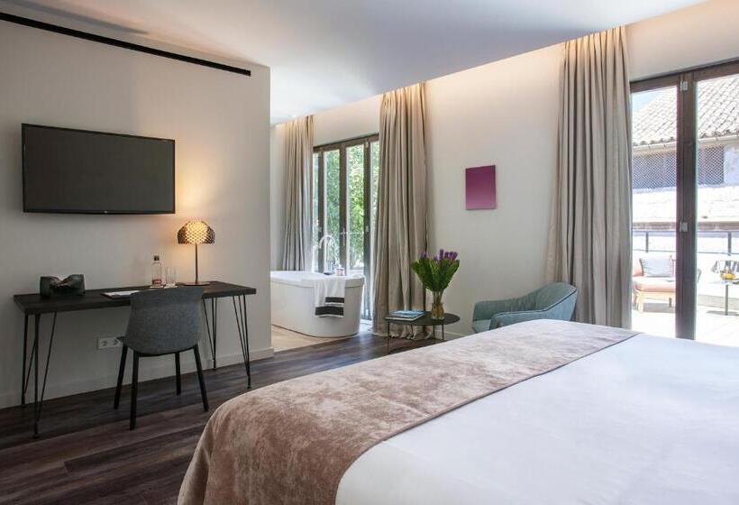 سوئیت جونیور با تراس, Sant Jaume Design