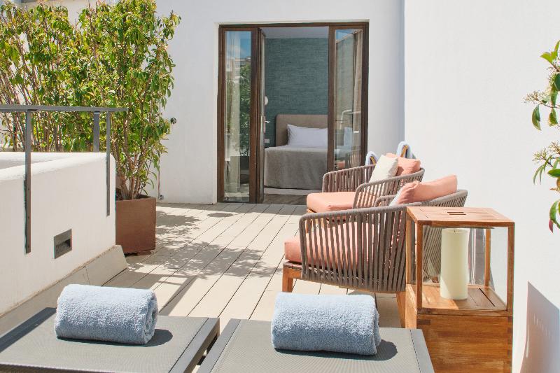 سوئیت جونیور با تراس, Sant Jaume Design