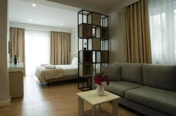 سوییت لوکس, Vila Kalcuni Sarande