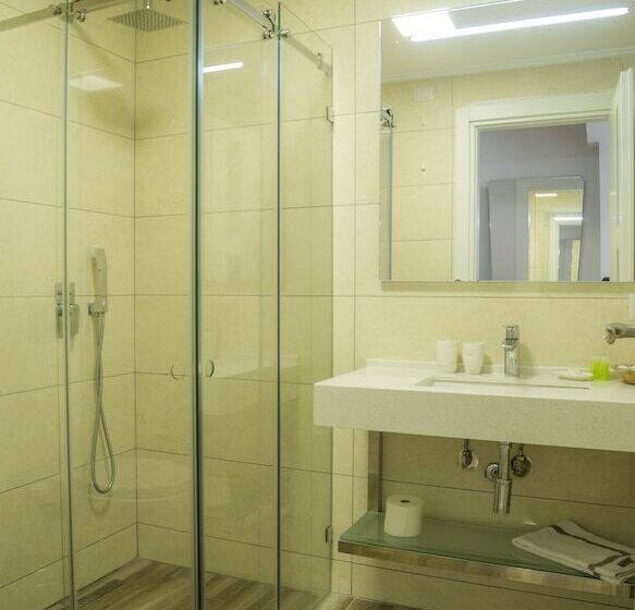 エコノミールーム, Vila Kalcuni Sarande