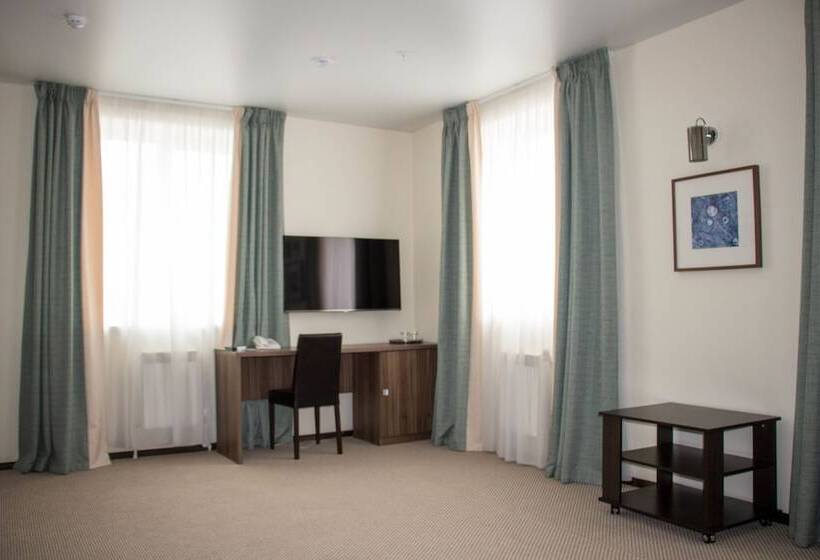 سوییت جونیور, Yamskoy