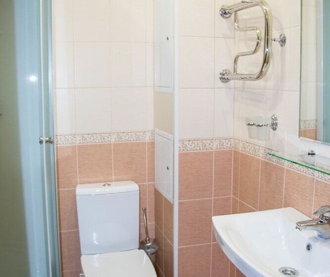 חדר סטנדרט לשלושה, Yamskoy