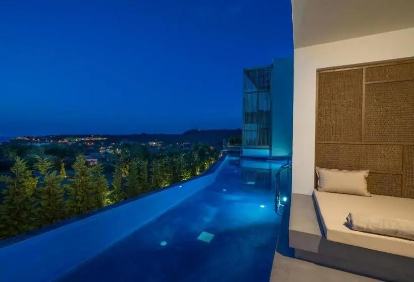 Junior Suite with Pool