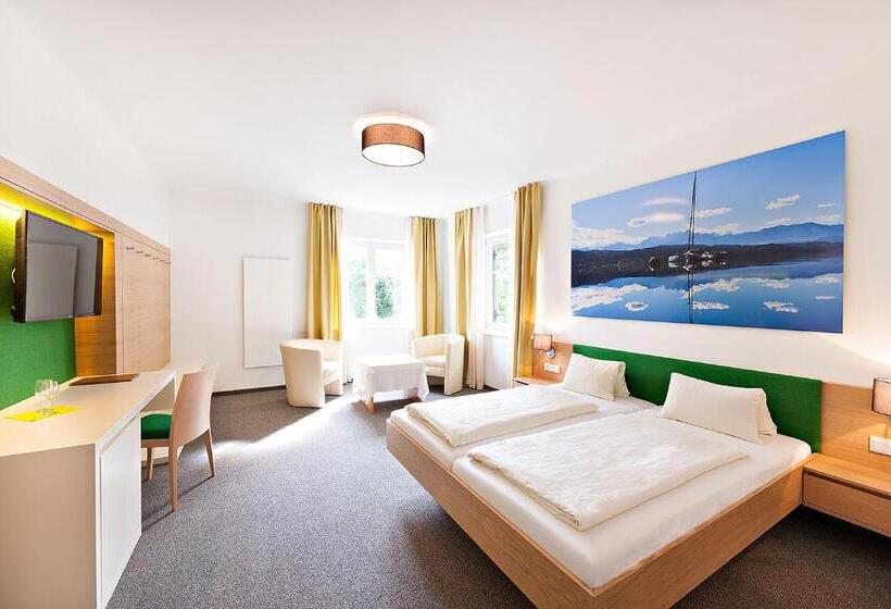 Comfort room with lake view, Strandhotel Kärntnerhof