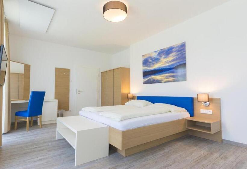 Comfort room with lake view, Strandhotel Kärntnerhof