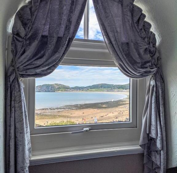 غرفة قياسية إطلالة جانبية علي البحر, The Wildings Hotel & Tudno S Restaurant