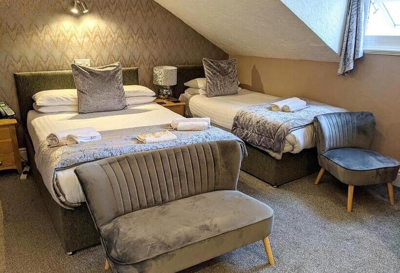 غرفة قياسية إطلالة جانبية علي البحر, The Wildings Hotel & Tudno S Restaurant