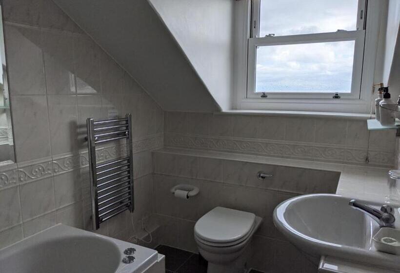 غرفة قياسية إطلالة جانبية علي البحر, The Wildings Hotel & Tudno S Restaurant