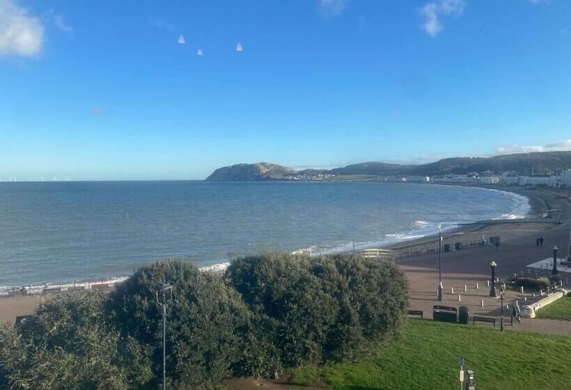 غرفة قياسية إطلالة جانبية علي البحر, The Wildings Hotel & Tudno S Restaurant