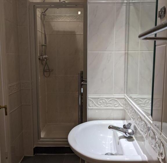 غرفة أساسية, The Wildings Hotel & Tudno S Restaurant