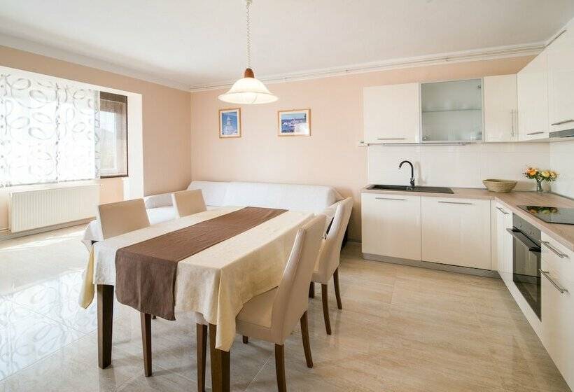 침실 1개 컴포트 아파트, Villa Ana