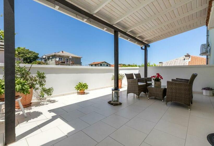 اتاق استاندارد, Alaburic Rooms & Apartment